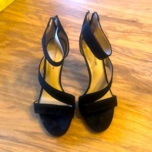 Antonio Melani black velvet heels